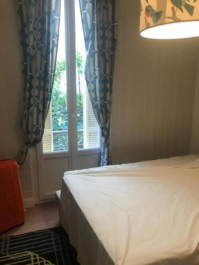 Simple flat at Monaco border, Beausoleil